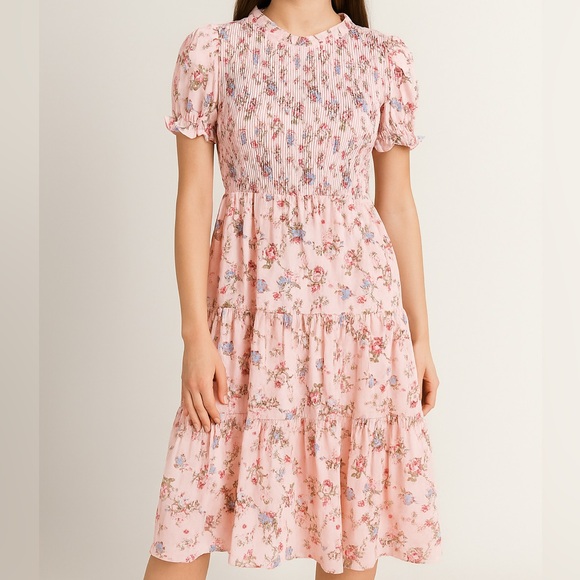 Ivy City Co Dresses & Skirts - Ivy City Co Madeline Pink Floral Smocked Tiered Midi Dress SIZE XXS